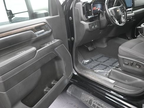 Used 2024 Chevrolet Silverado 2500 LT AWD/4WD image 10
