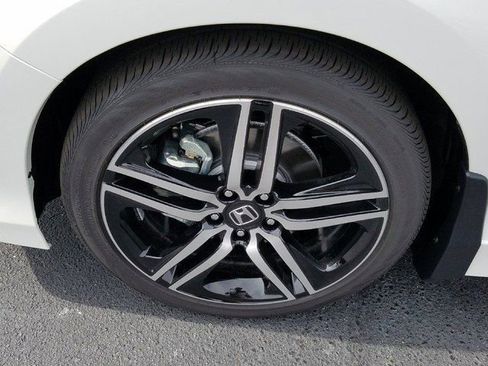 Used 2017 Honda Accord Sport image 9