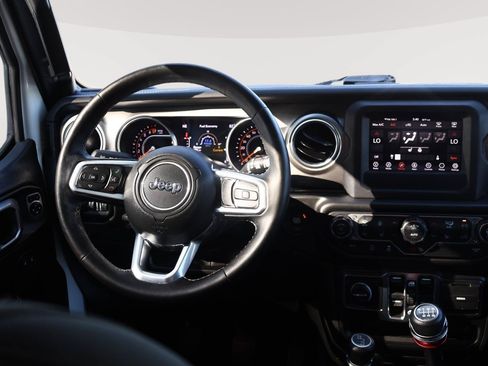 Used 2020 Jeep Wrangler Unlimited Sahara w/ Cold Weather Group AWD/4WD image 25