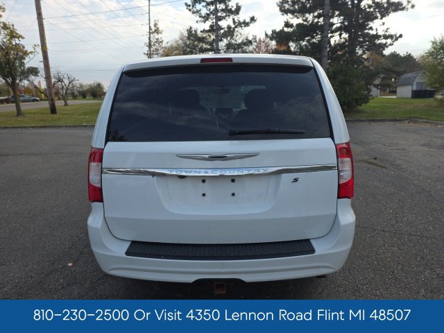 Used 2016 Chrysler Town & Country S w/ Driver Convenience Group FWD image 7