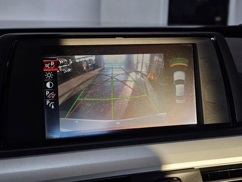 Used 2016 BMW 320i Sedan image 12