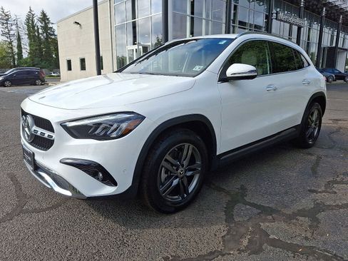 Certified 2025 Mercedes-Benz GLA 250 4MATIC image 5