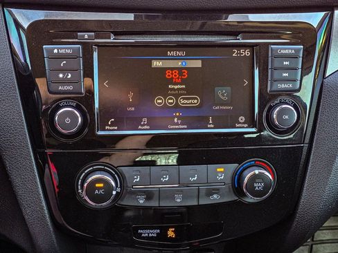 Used 2021 Nissan Rogue Sport S image 14