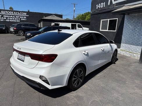 Used 2024 Kia Forte LXS w/ LXS Technology Package FWD image 28
