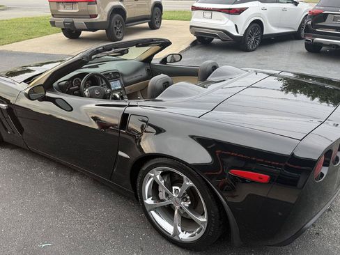 Used 2011 Chevrolet Corvette Grand Sport w/ Preferred Equipment Group RWD image 17