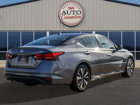 Used 2022 Nissan Altima 2.5 SV FWD image 7
