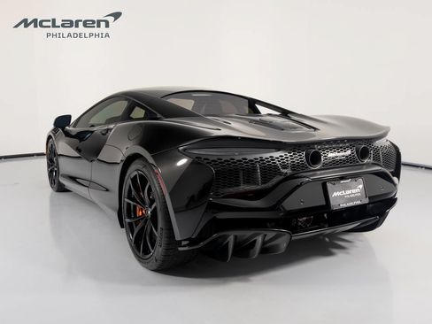 Used 2023 McLaren Artura RWD image 3