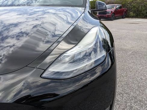 Used 2022 Tesla Model Y Performance AWD/4WD image 9