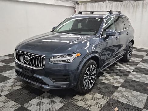 Used 2022 Volvo XC90 T5 Momentum w/ Climate Package image 3