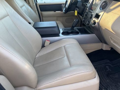 Used 2017 Ford Expedition XLT w/ Equipment Group 202A image 21