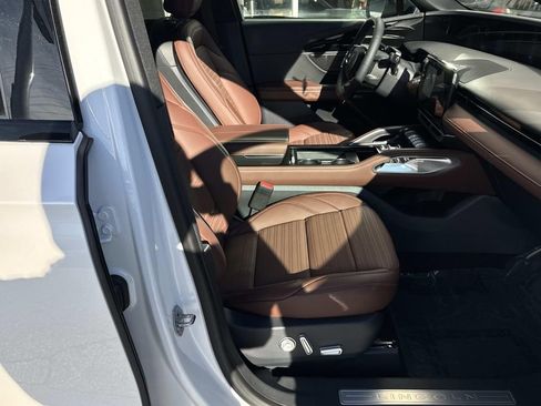 New 2026 Lincoln Nautilus Reserve image 13