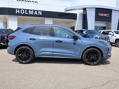 Used 2023 Ford Escape ST-Line Elite w/ Premium Technology Package AWD/4WD image 2