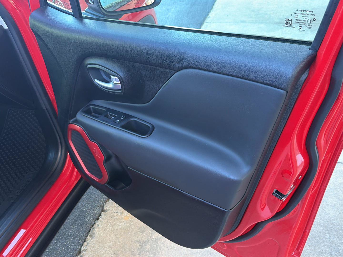 Used 2023 Jeep Renegade Trailhawk AWD/4WD image 14