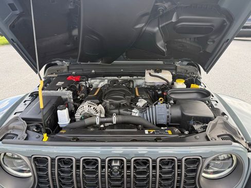Used 2024 Jeep Wrangler Unlimited Rubicon 392 AWD/4WD image 23