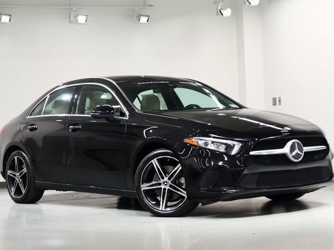 Certified 2022 Mercedes-Benz A 220 4MATIC image 2