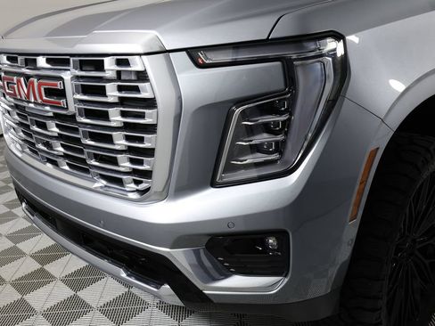 Used 2026 GMC Yukon Denali w/ Sun & Power Step Package AWD/4WD image 44