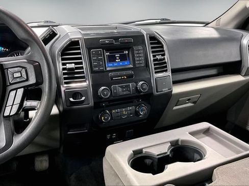 Used 2015 Ford F150 XLT RWD image 11