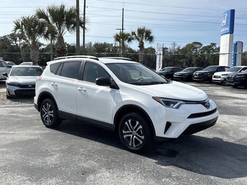 Used 2017 Toyota RAV4 LE image 3