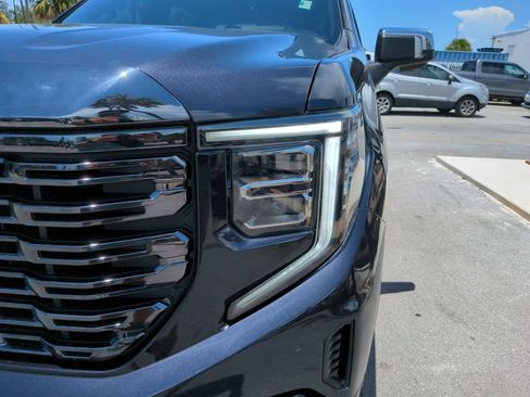 Used 2022 GMC Sierra 1500 Denali Ultimate AWD/4WD image 11