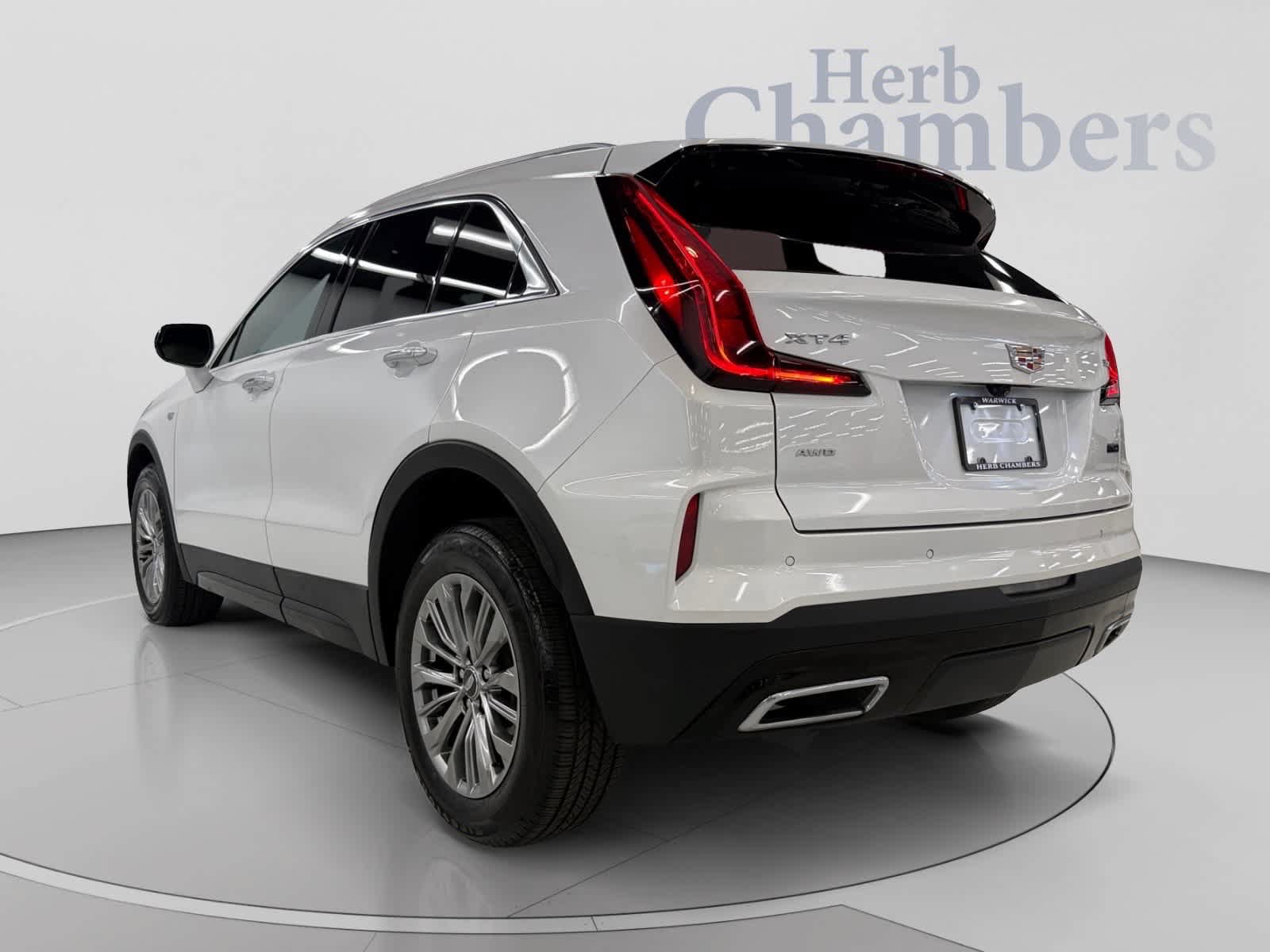 Used 2024 Cadillac XT4 Premium Luxury w/ Cold Weather Package AWD/4WD image 3