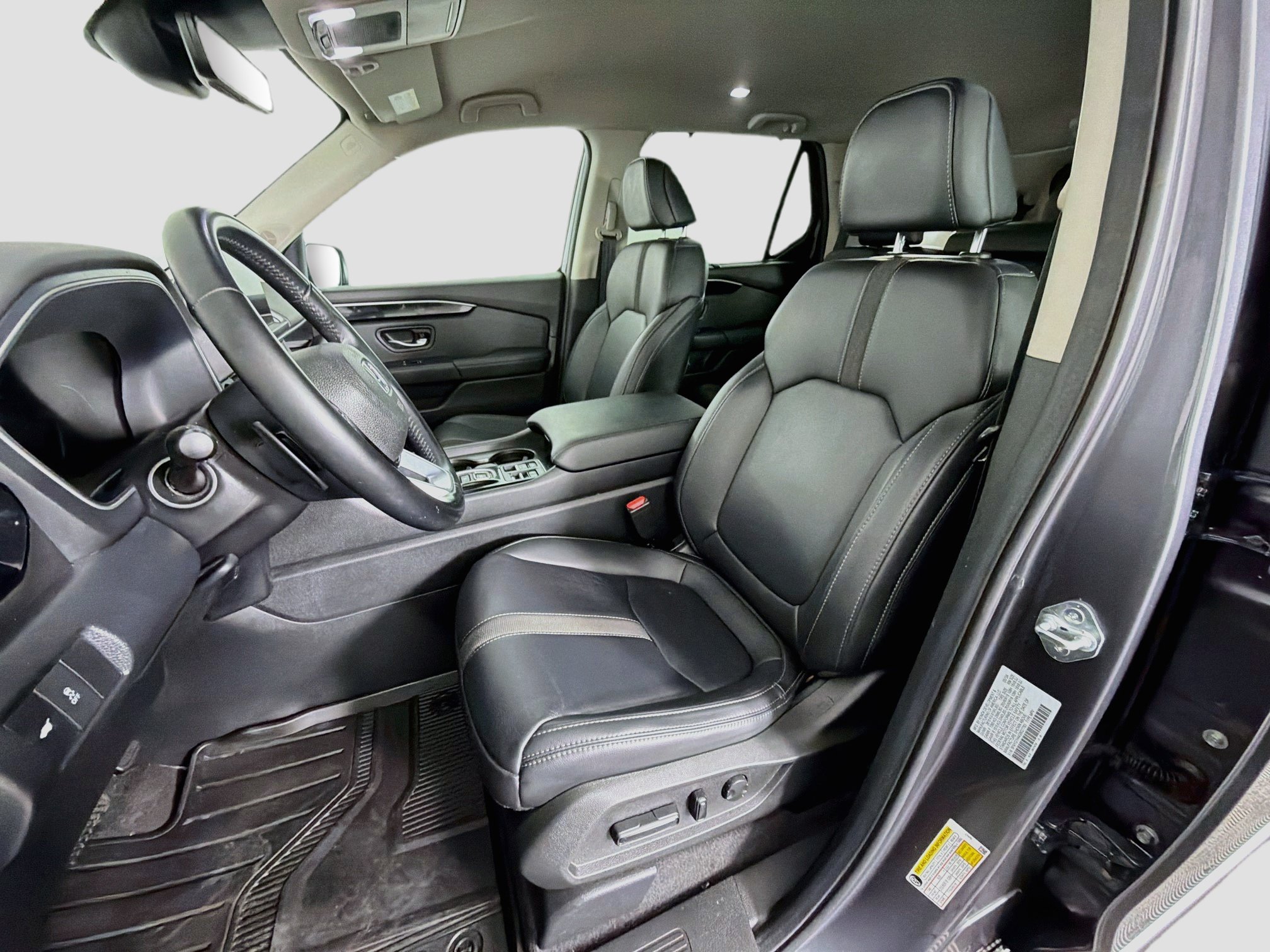 Used 2025 Honda Pilot EX-L image 13