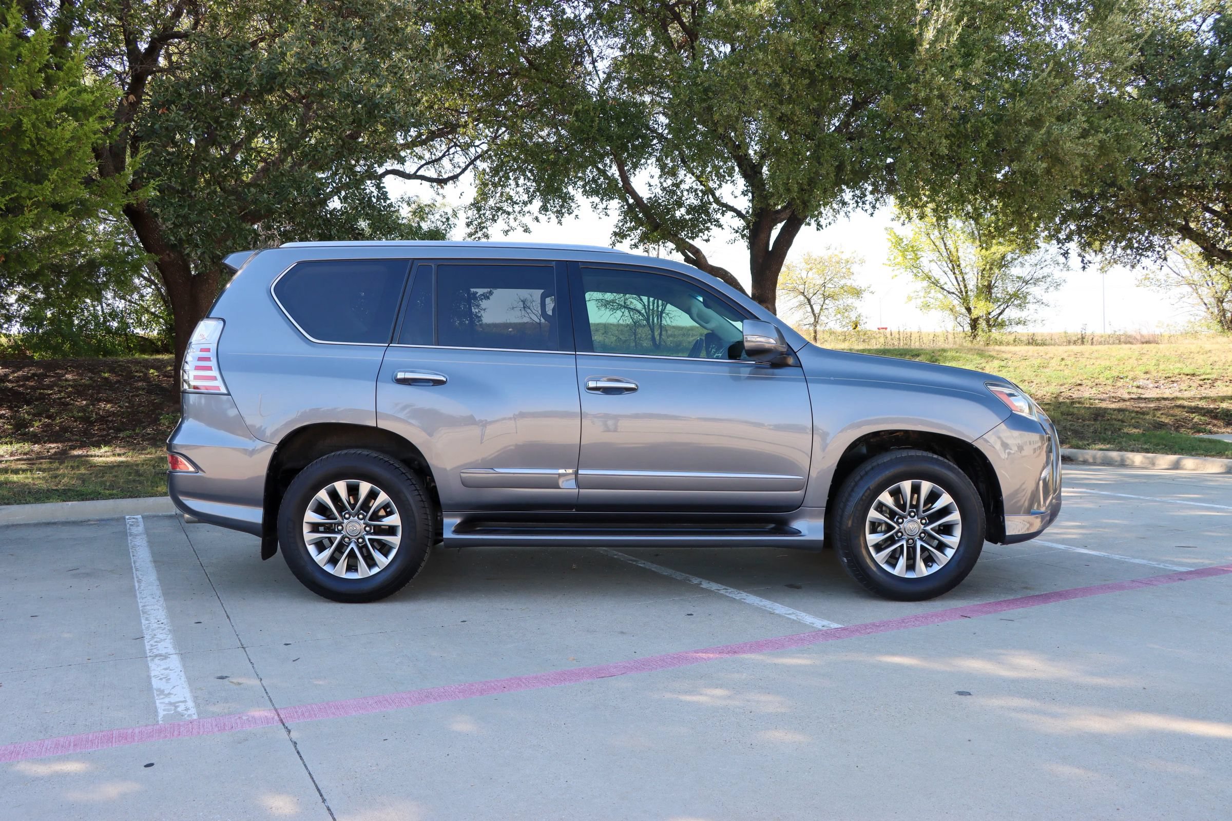 Used 2015 Lexus GX 460 Luxury AWD/4WD image 8