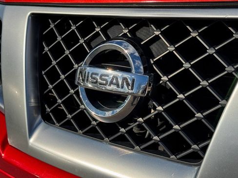 Used 2018 Nissan Frontier PRO-4X image 8