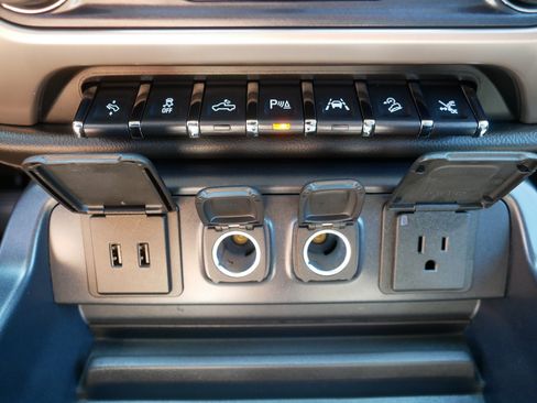 Used 2018 GMC Sierra 1500 Denali w/ Denali Ultimate Package AWD/4WD image 31