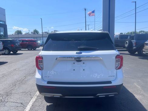 Used 2023 Ford Explorer XLT w/ Equipment Group 202A AWD/4WD image 10