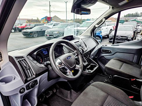 Used 2019 Ford Transit 150 XLT image 9