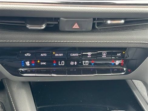 Used 2023 Buick Envision Avenir AWD/4WD image 30