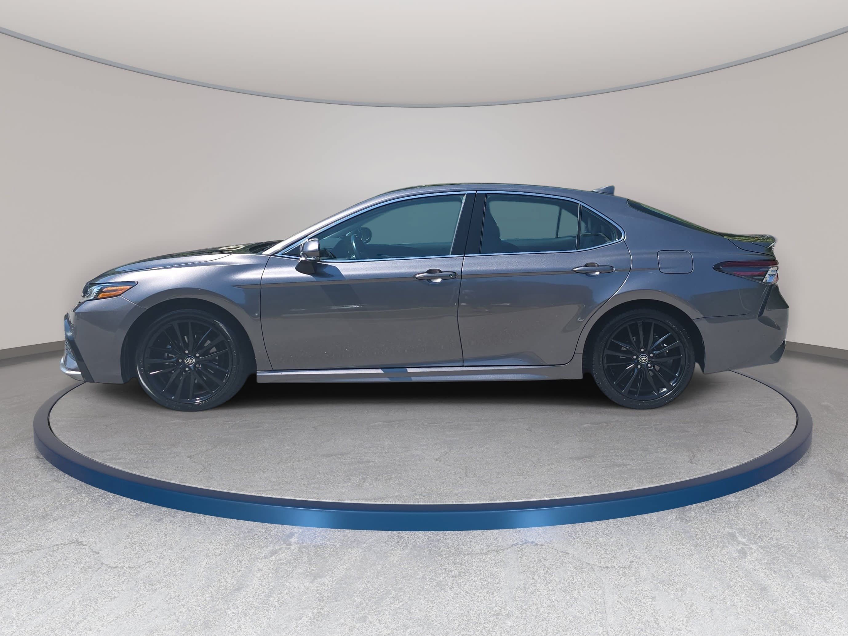 Used 2024 Toyota Camry XSE FWD image 8