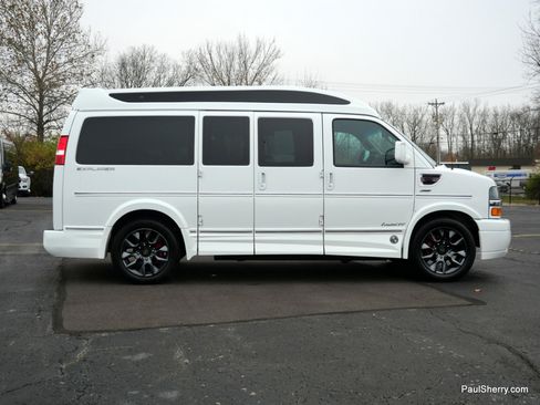 Used 2023 Chevrolet Express 2500 image 17