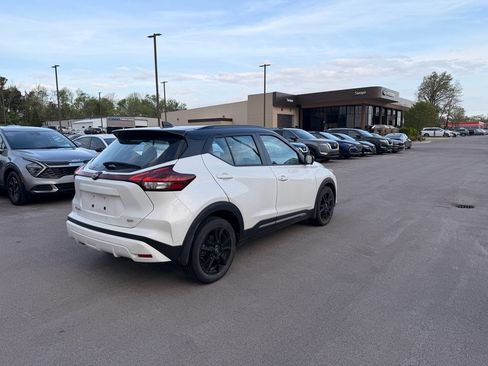 Used 2023 Nissan Kicks SR w/ SR Premium Package image 4