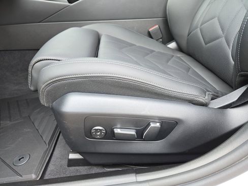 Certified 2025 BMW 530i xDrive image 17