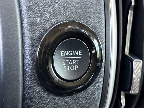 Used 2025 Ford Expedition Active image 44