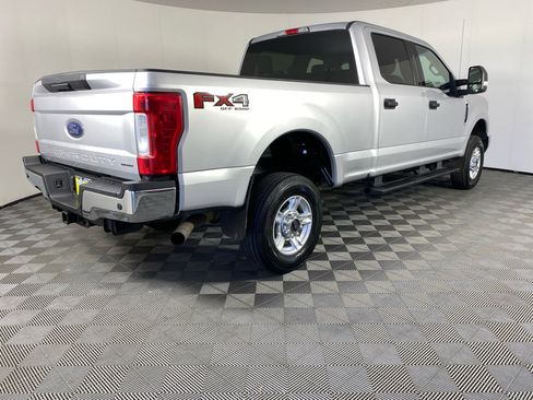 Used 2017 Ford F250 XLT w/ XLT Value Package AWD/4WD image 13