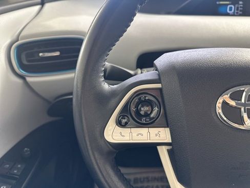 Used 2016 Toyota Prius Three image 27
