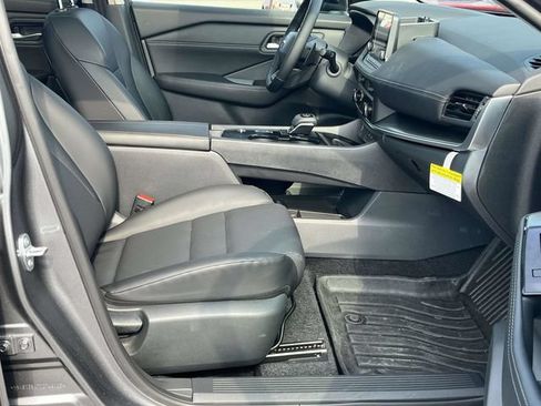 Used 2026 Nissan Rogue Dark Armor FWD image 25