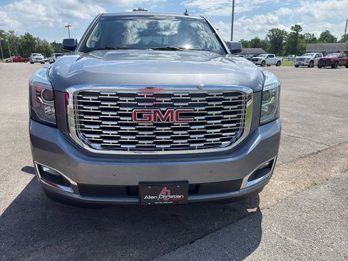 Used 2018 GMC Yukon Denali w/ Denali Ultimate Package AWD/4WD image 4