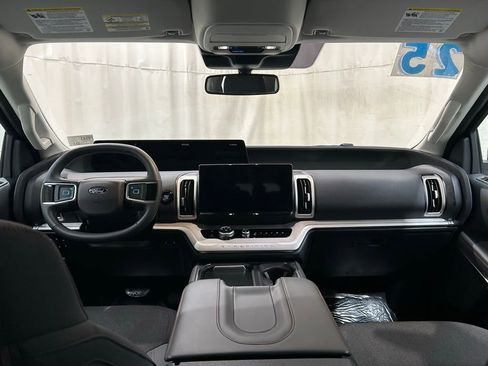 Used 2025 Ford Expedition Max Active image 14