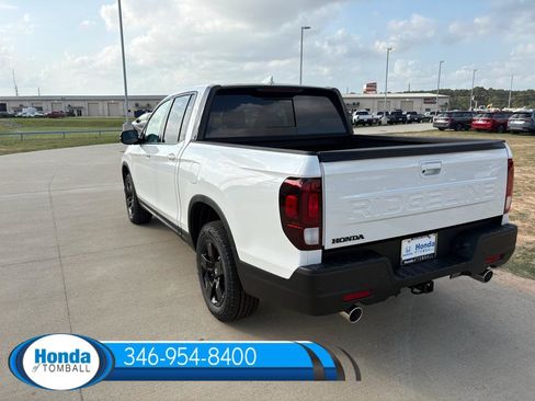 New 2026 Honda Ridgeline Black Edition image 4