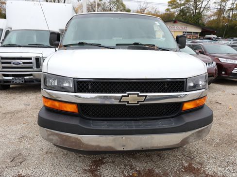 Used 2014 Chevrolet Express 1500 image 3