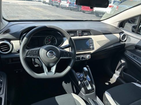 Used 2020 Nissan Versa SV FWD image 9