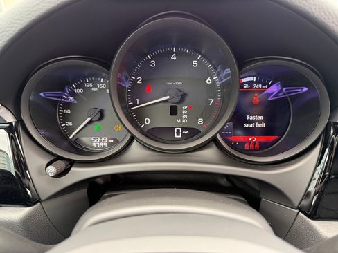 Certified 2026 Porsche Macan AWD/4WD image 32