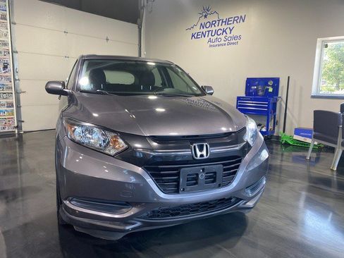 Used 2016 Honda HR-V LX image 3