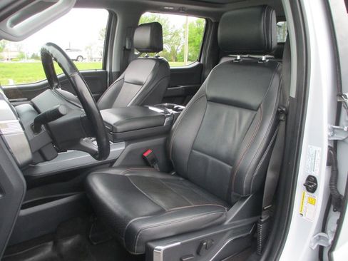 Used 2022 Ford F150 Lariat w/ Max Trailer Tow Package image 21