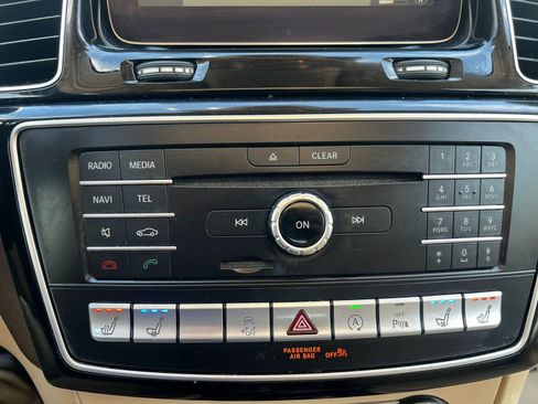 Used 2017 Mercedes-Benz GLS 550 4MATIC image 27