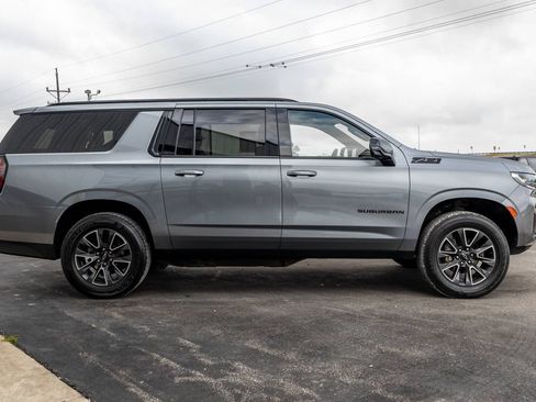 Used 2021 Chevrolet Suburban Z71 w/ Z71 Off-Road Package AWD/4WD image 4