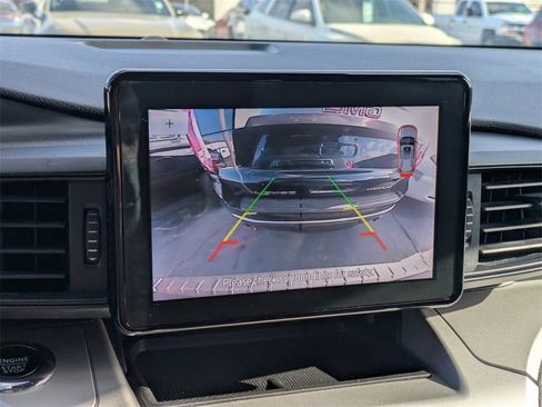 Used 2024 Ford Explorer XLT image 23